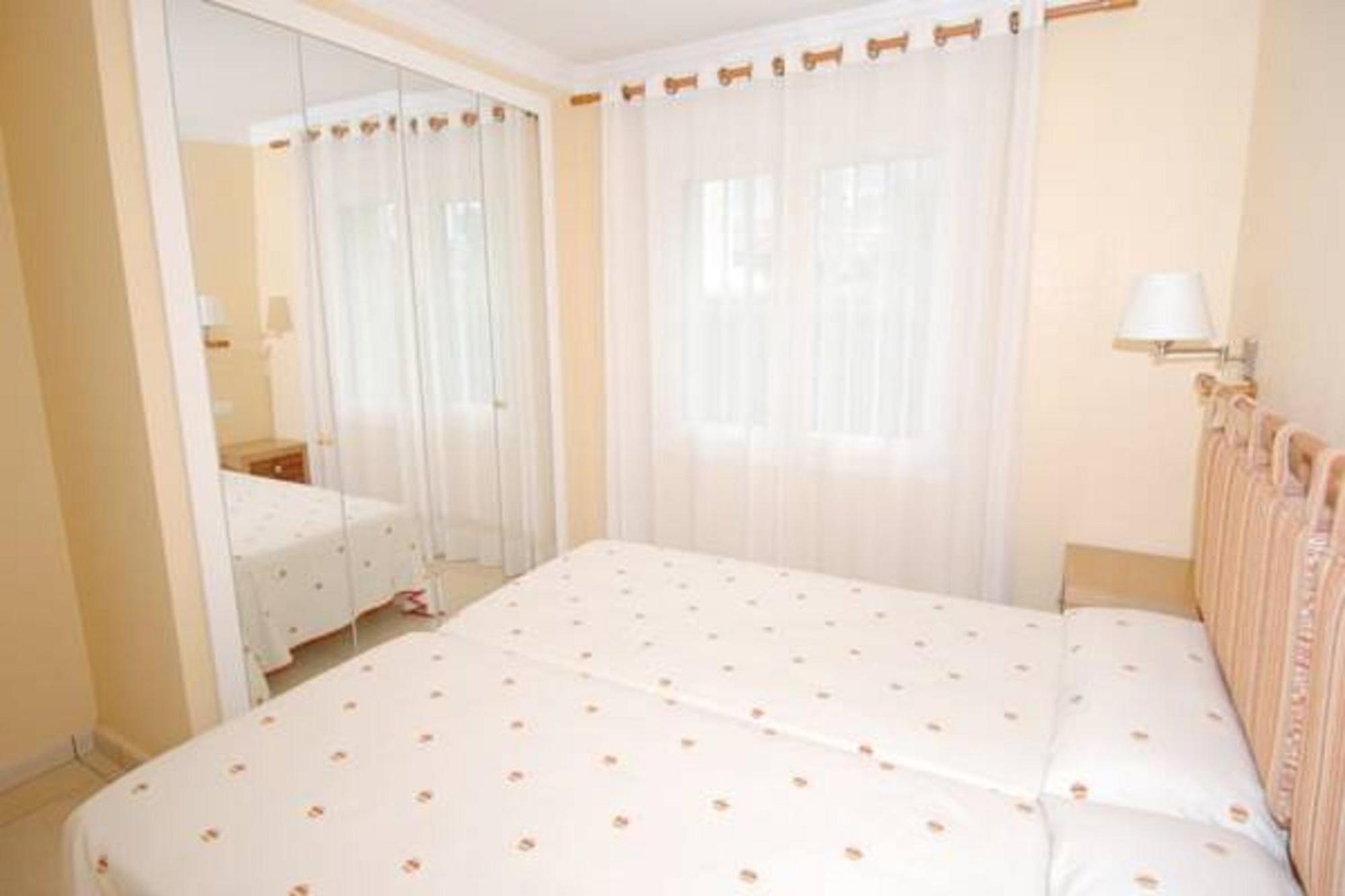 Villa Gaudi Oliva Kamer foto